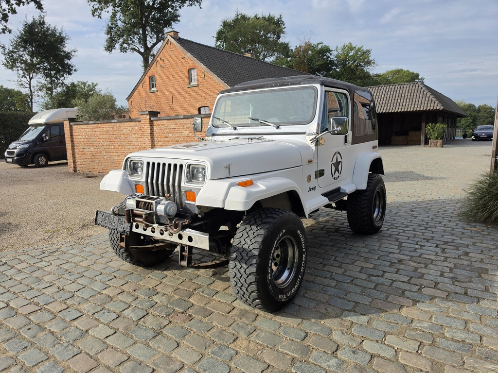 41883